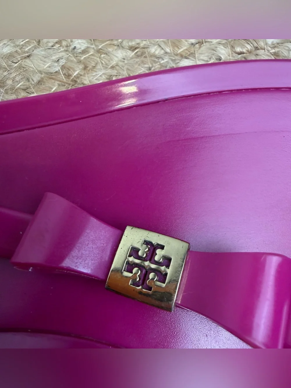 Tory Burch Women’s Bright Fuchsia Bow Jelly Thong Sandals